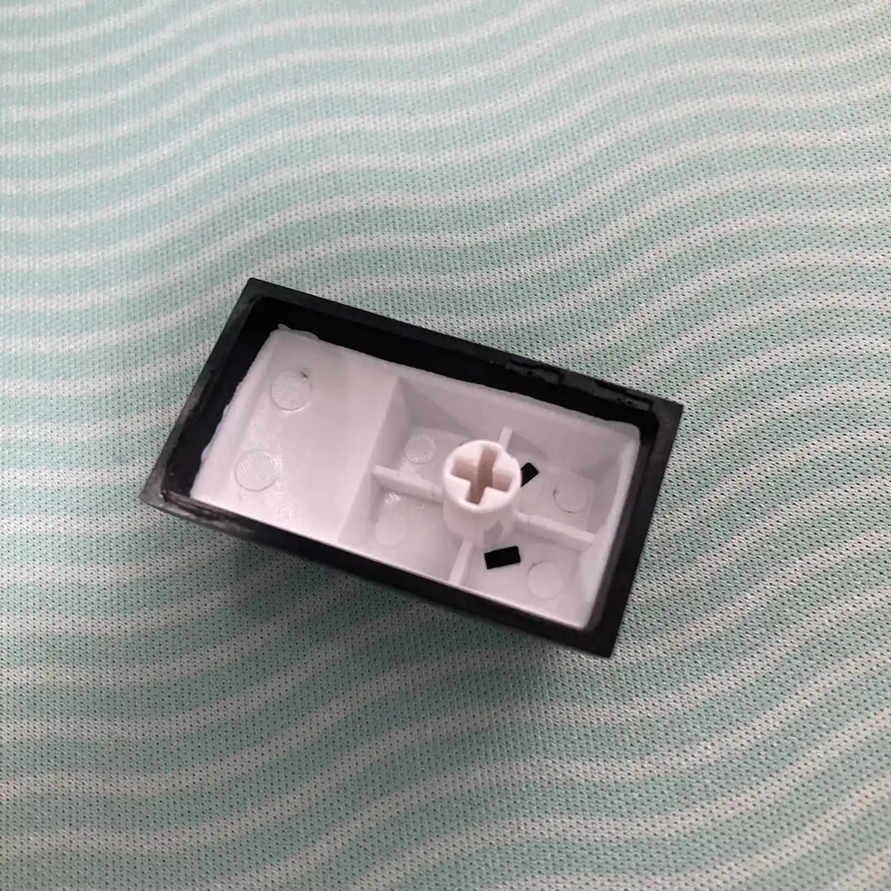 Is the stepped caps lock a centre stem keycap? | Drop