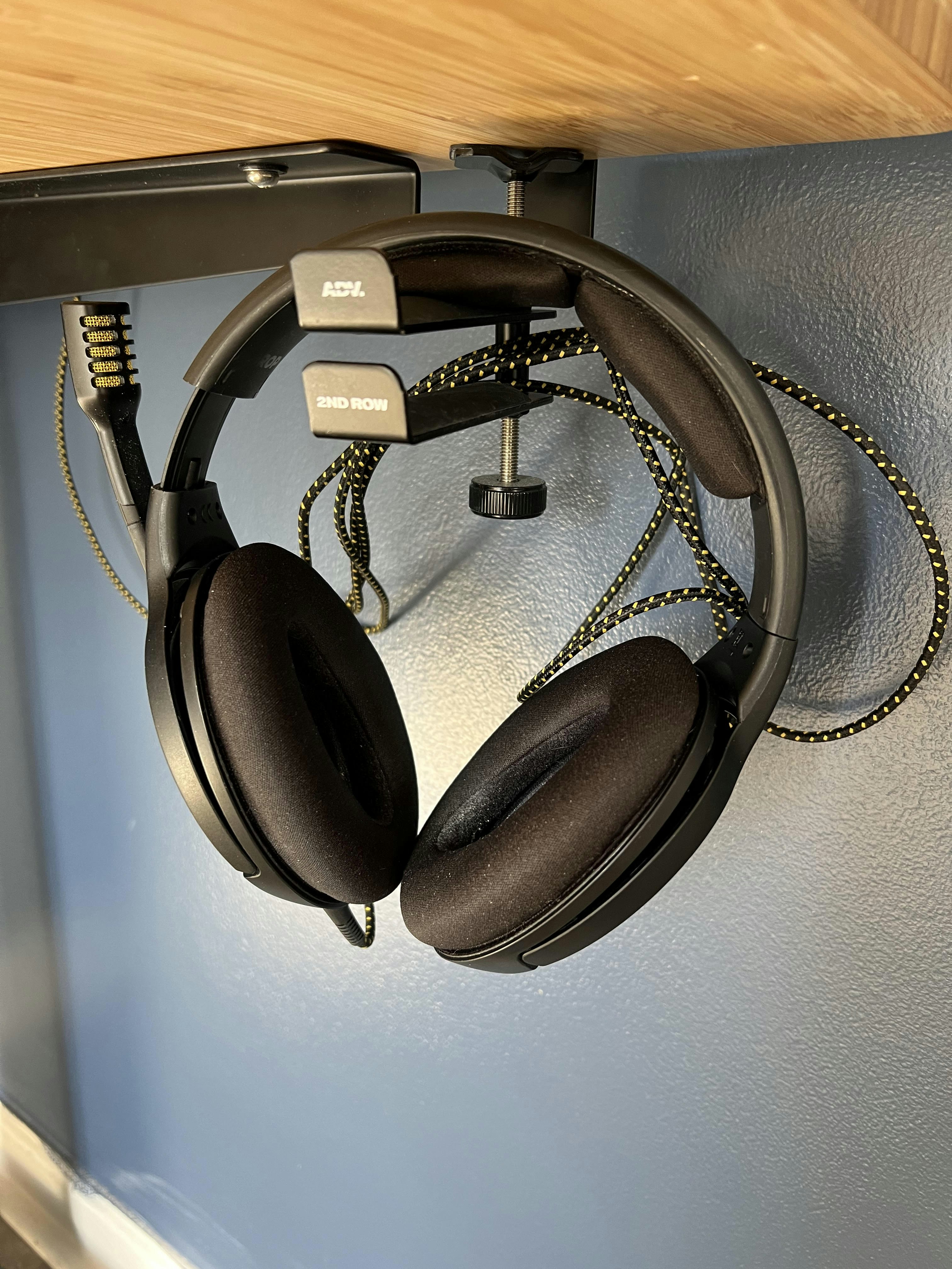 ADV. Dual Suspension Headphone Hanger Reviews Audiophile Headphone