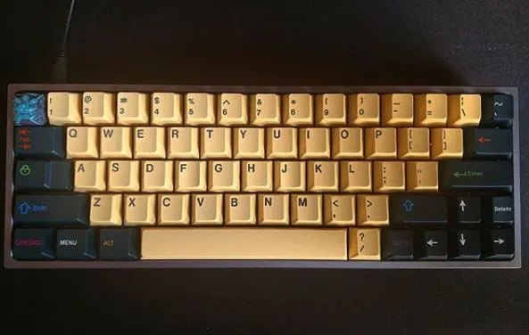 https://massdrop-s3.imgix.net/img_comment/ITgl7CUbQ06kylwD6vAL_keyboard.JPG?auto=format&fm=jpg&fit=min&h=425&dpr=1