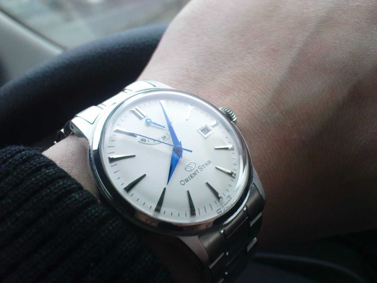 White dial blue discount hands