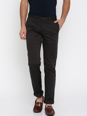 Buy Indian Terrain Men Black Solid Brooklyn Slim Fit Flat Front Trousers  - Trou