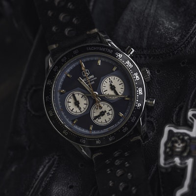 The Nezumi Voiture racing chronograph has a true classic 60's / 70's vibe.