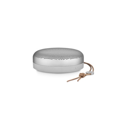 
        Beoplay A1 - A portable speaker that plays up to 24 hours.
        