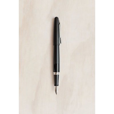 Metropolitan Fountain Pen - Pilot Pen - Medium - Stainless Steel Nib