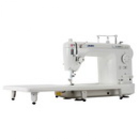Juki quilting sewing machine great 'throat space' for larger quilts