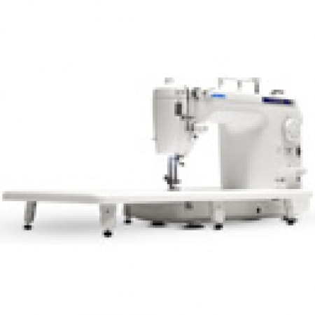 Juki quilting sewing machine great 'throat space' for larger quilts