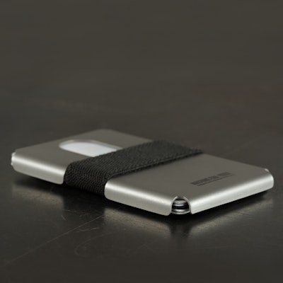 Minimalist, RFID-Blocking Wallets (Ti5 Slim Wallet)