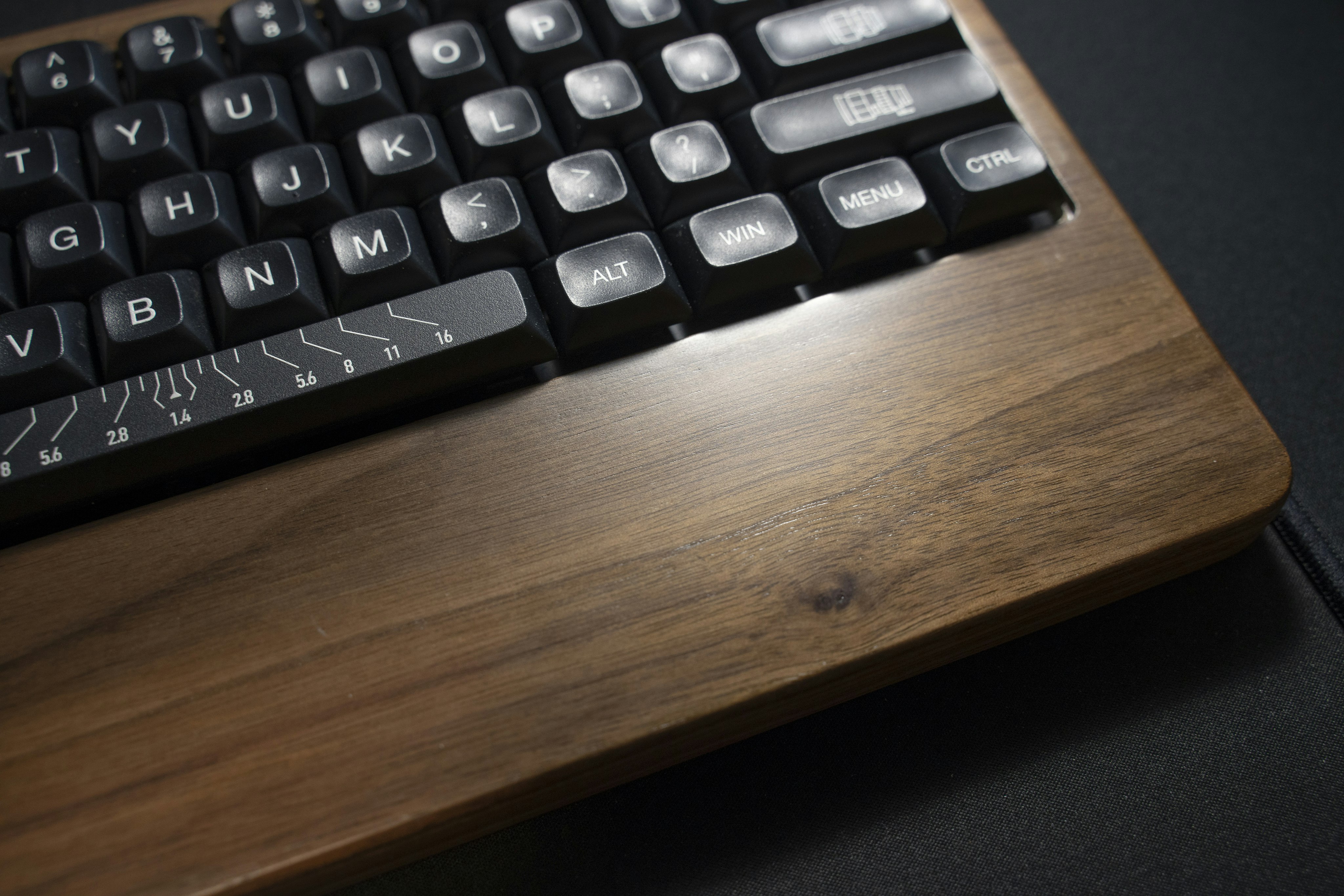 NPKC 60 Wooden Wrist Rest Keyboard Case Mechanical Keyboards