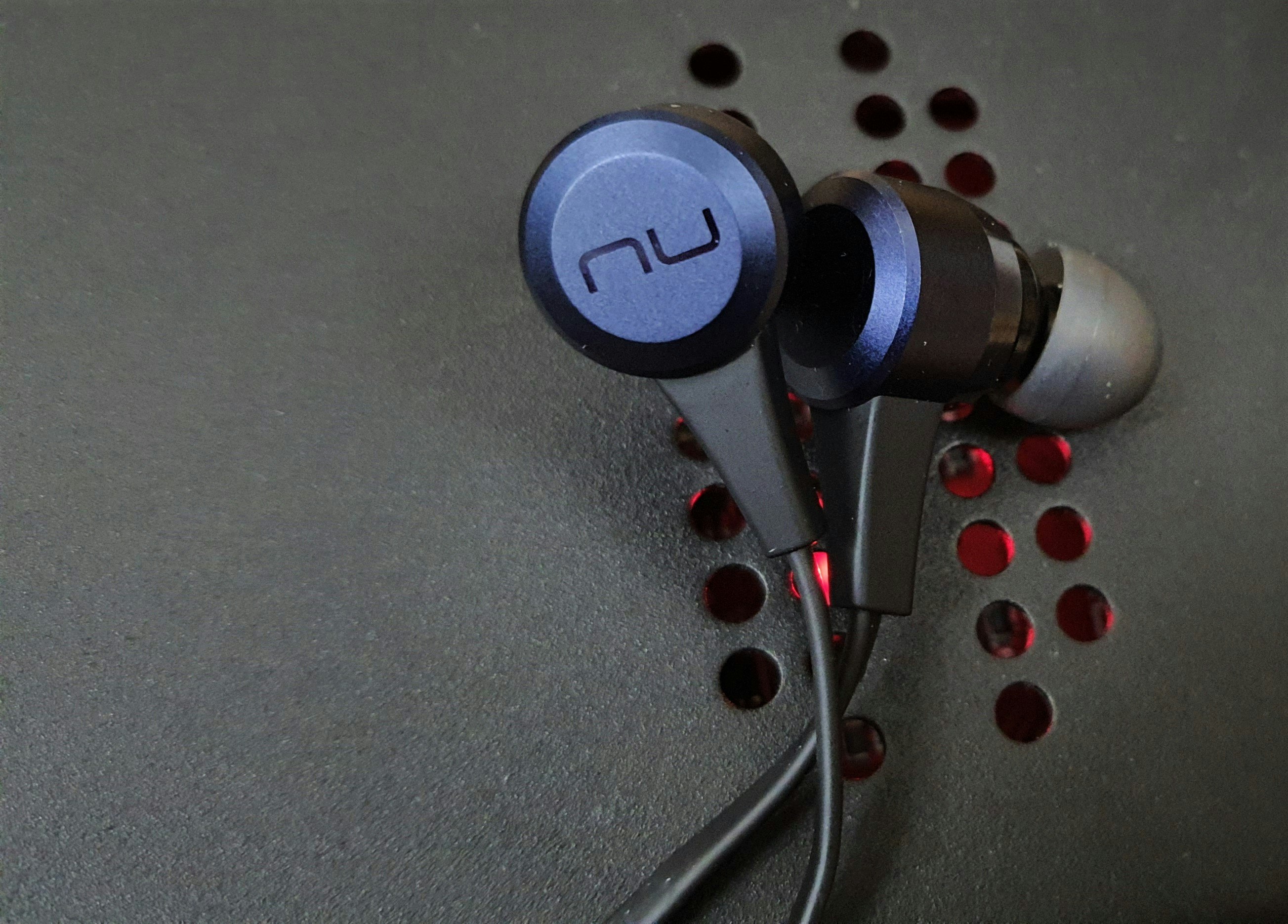 nuforce stride bluetooth earphones