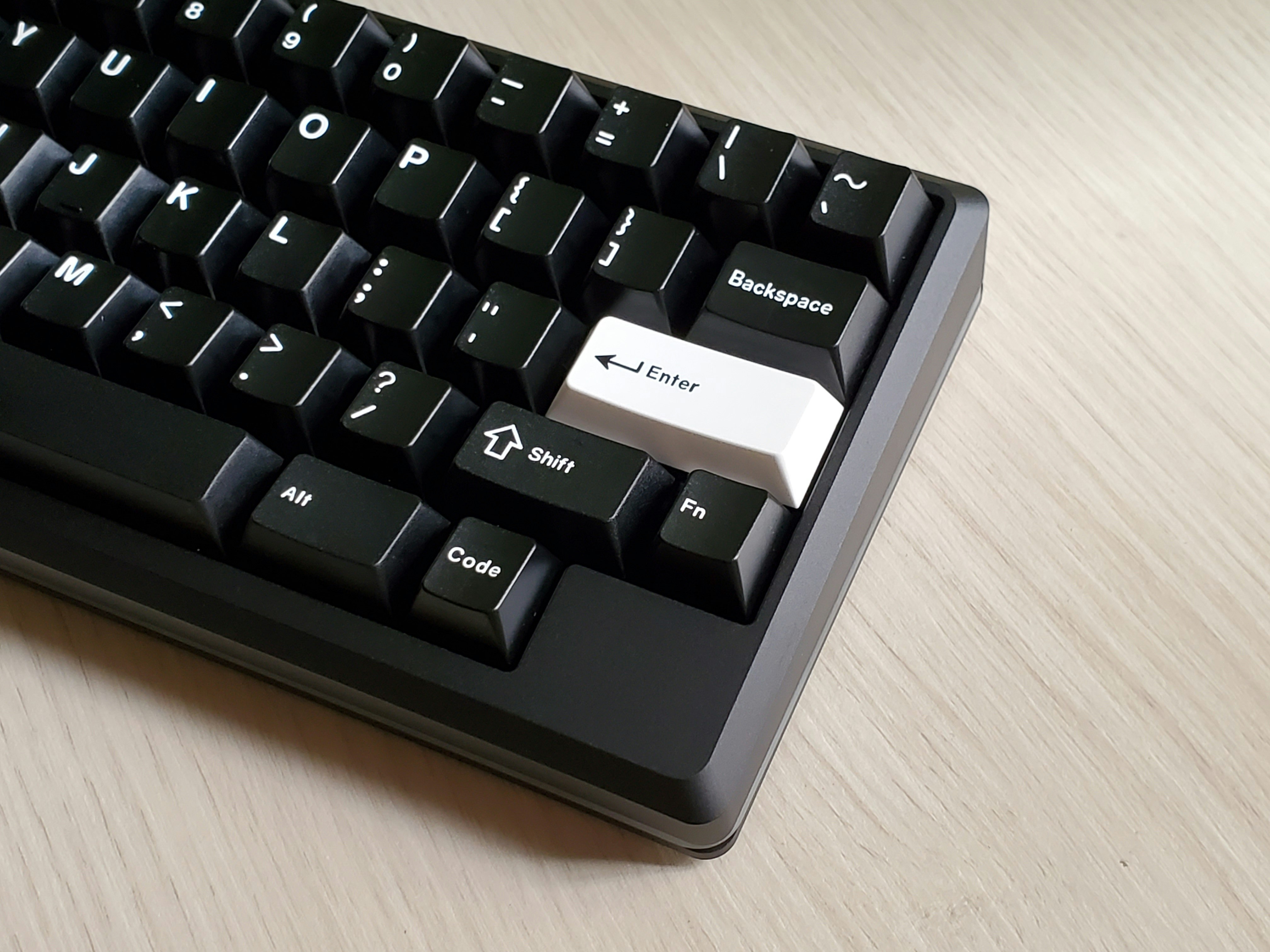 GMK WhiteonBlack keycaps on Tokyo60 Drop