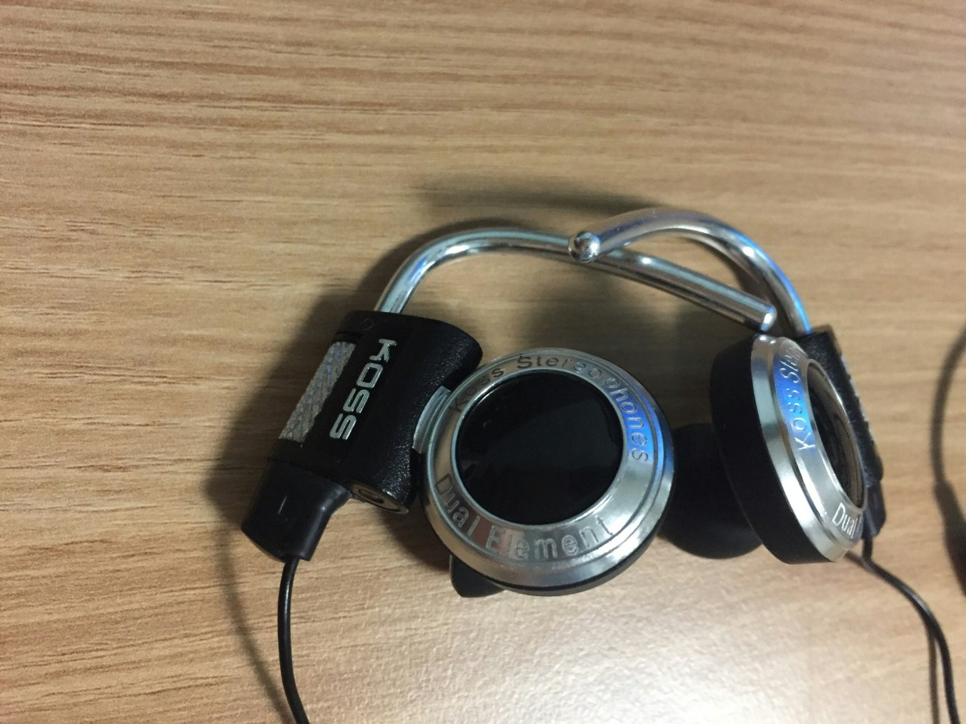 Koss KDE250 Earphones Audiophile Headphones Earbud Headphones Drop