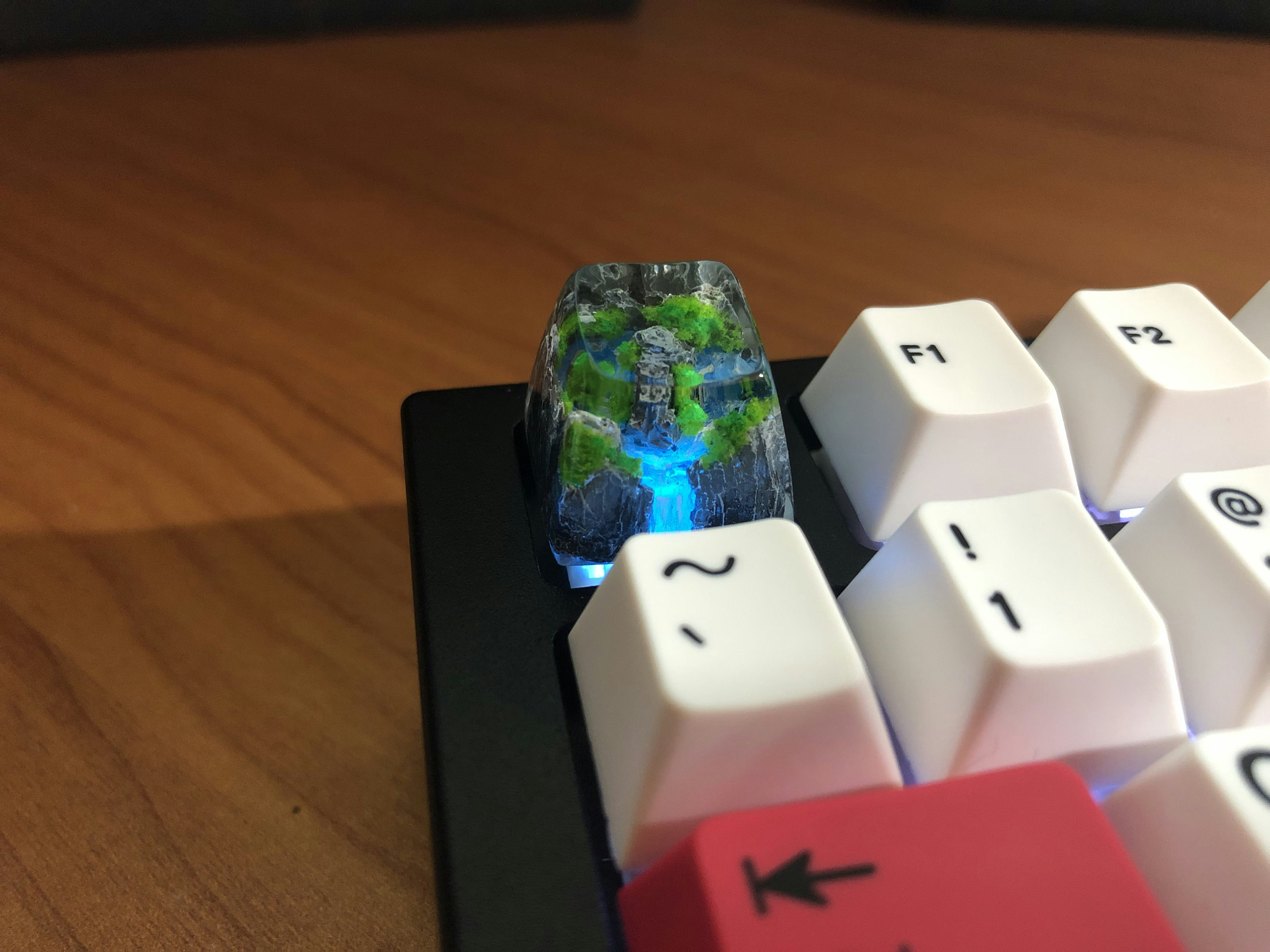 Drop MOON hotsell KEY Pellucidar Winter ARTISAN KEYCAP