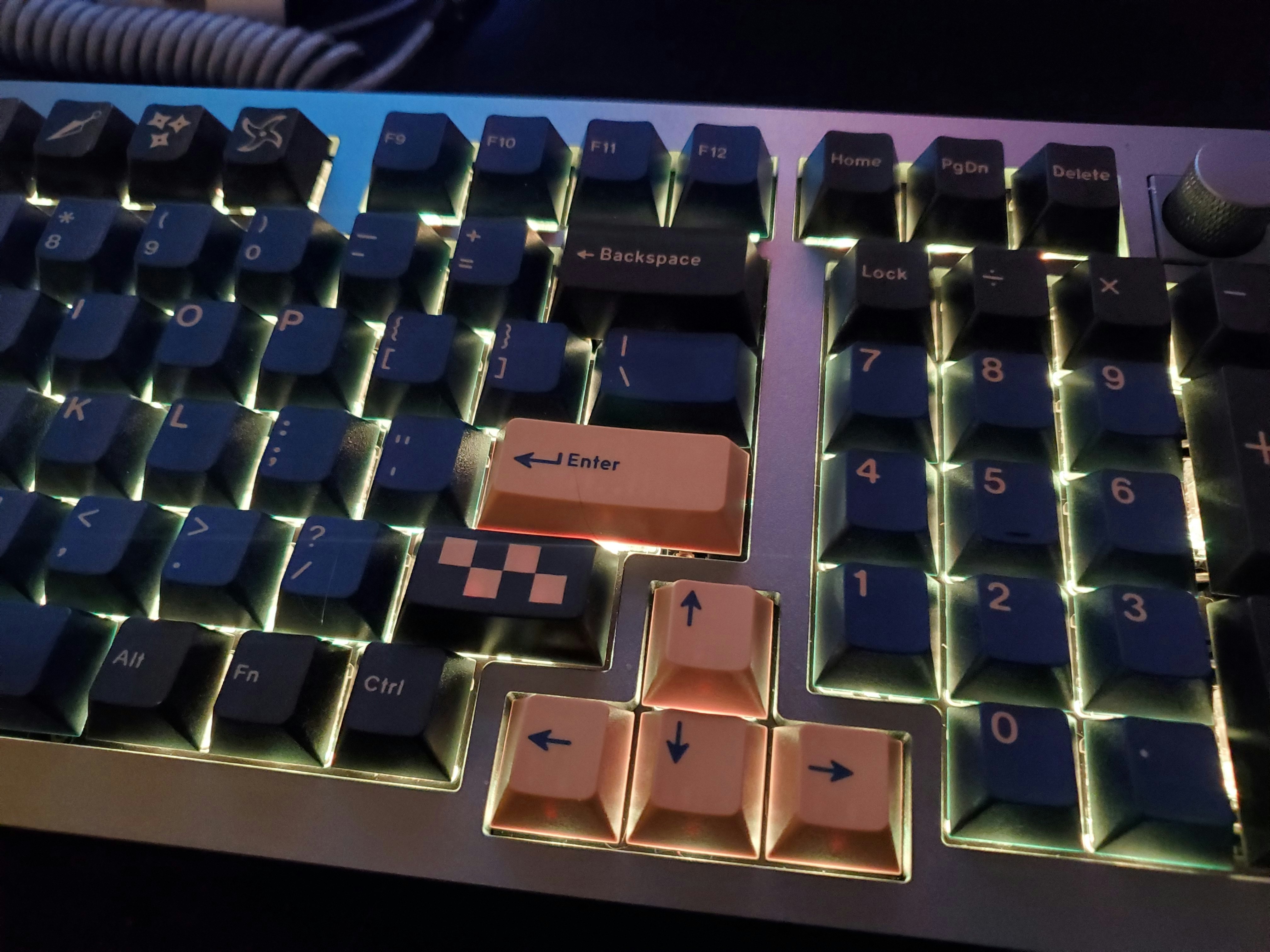 Fits nicely on the 96% layout Keychron Q5 👍 | Drop