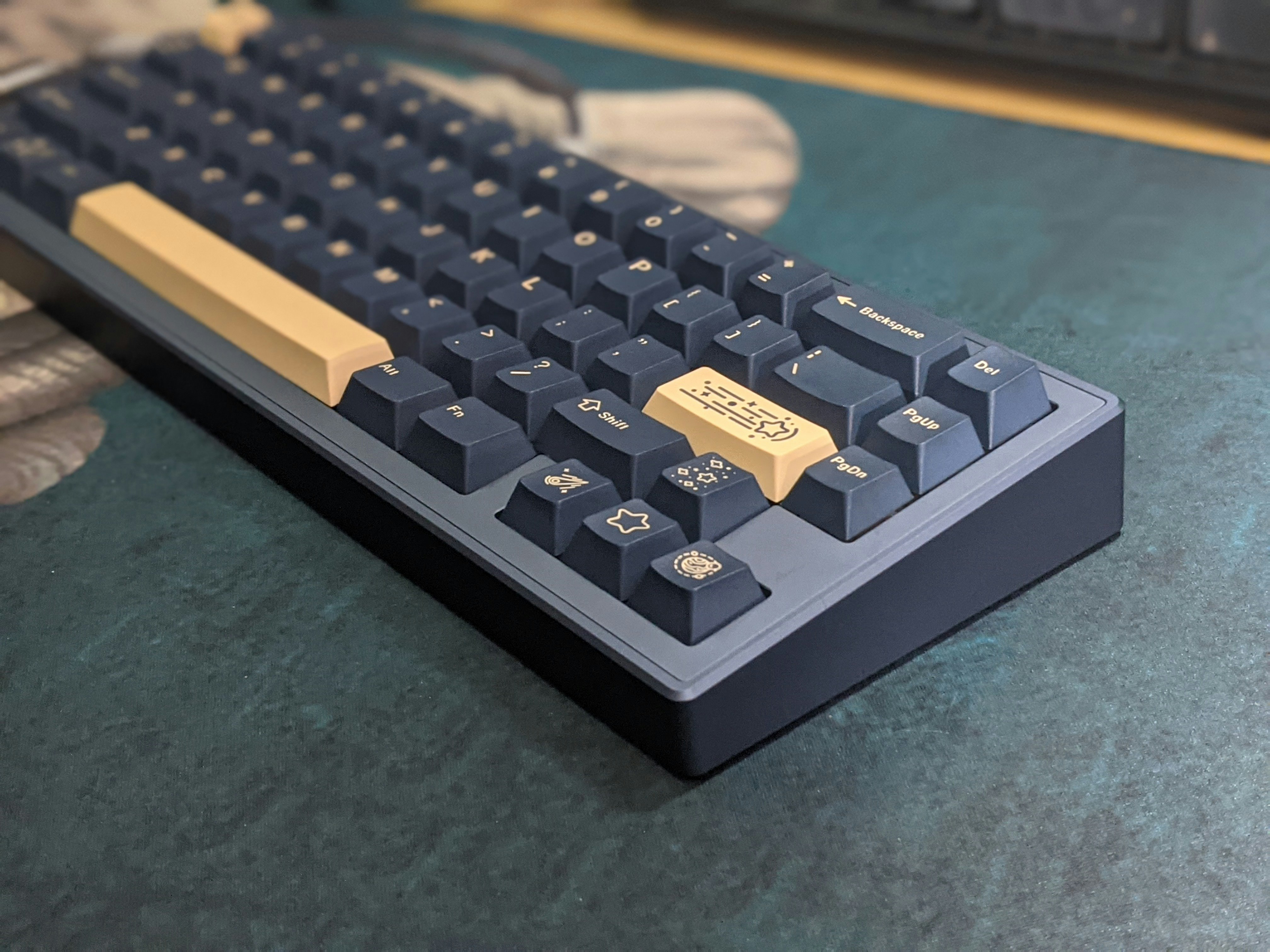 Zoo65 w/ Gateron Cream Soda switches Drop