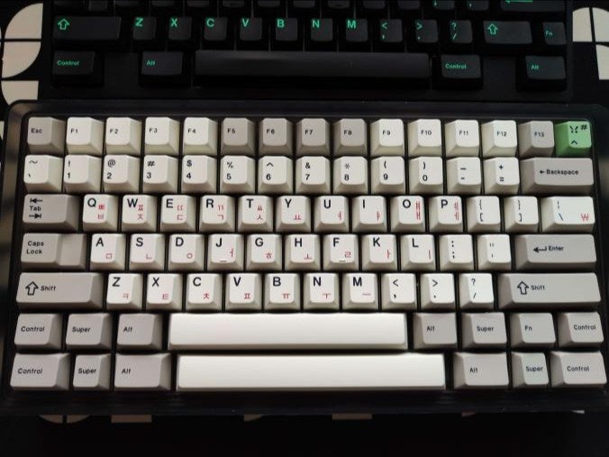 キーボード KRAP Maker White / Black Sheepie KRAP HammerWorks CRP Round 5 Keycap Set | Mechanical Keyboards