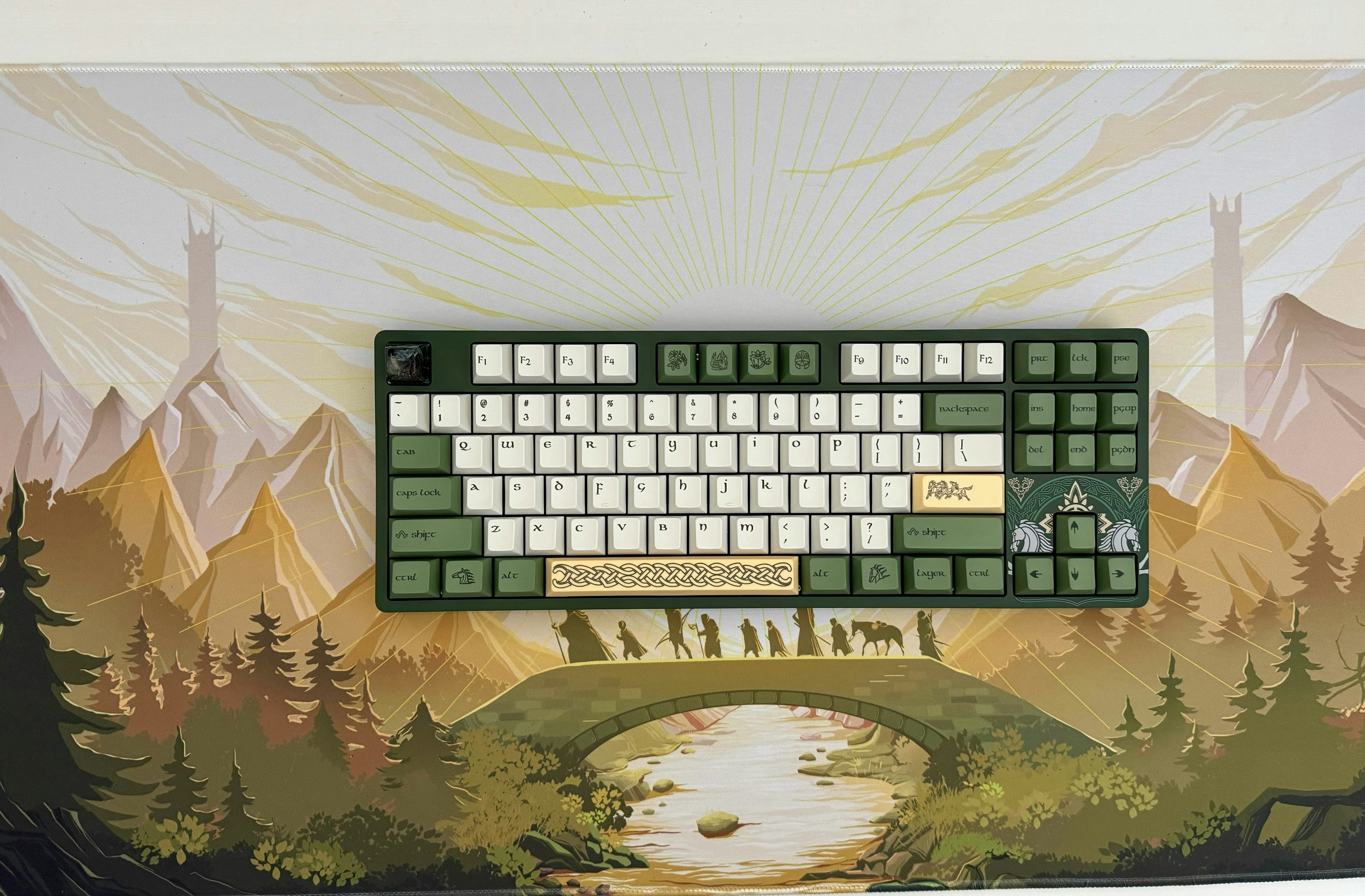 Drop + The Lord of the Rings™ Rohan™ Keyboard - Aldburg