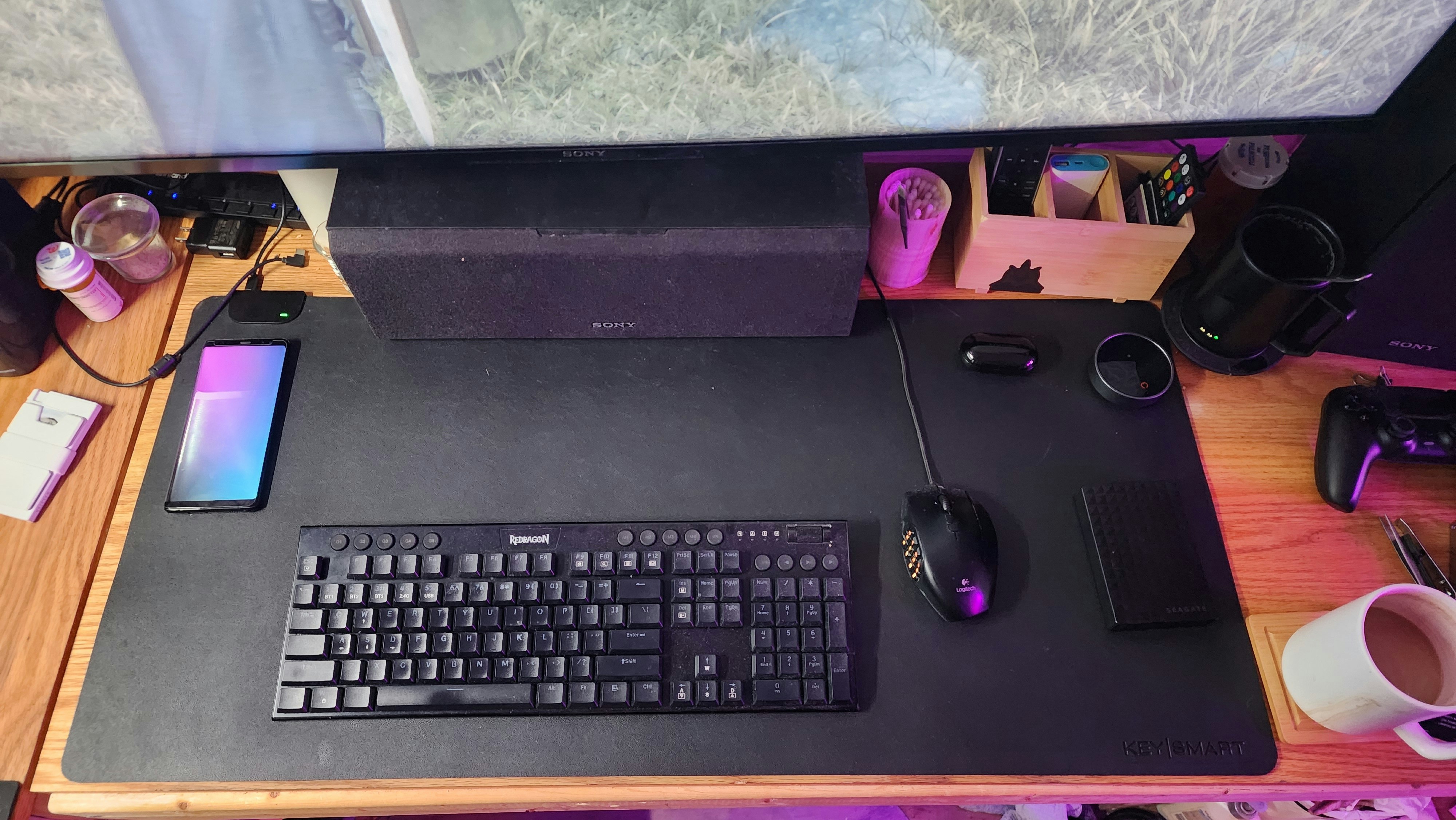 STATIK TaskPad Desk Mat With Built-In Wireless Charger | Battlestations ...