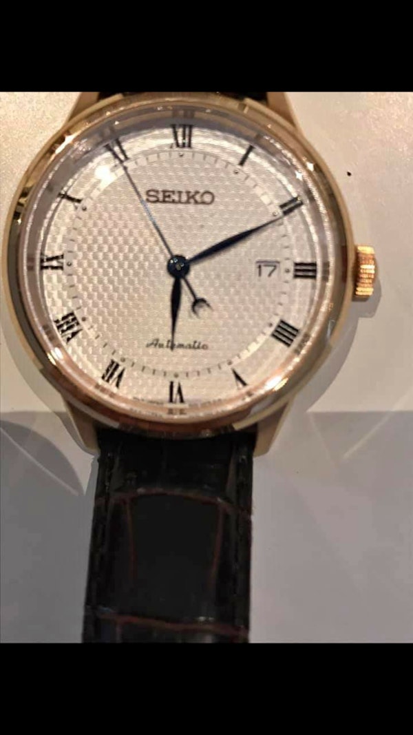 Anyone know about this watch? Seiko 4R35B 23 Jewel movement. Hes selling it  for $140. I cant find any info on the watch or this version of it. | Drop