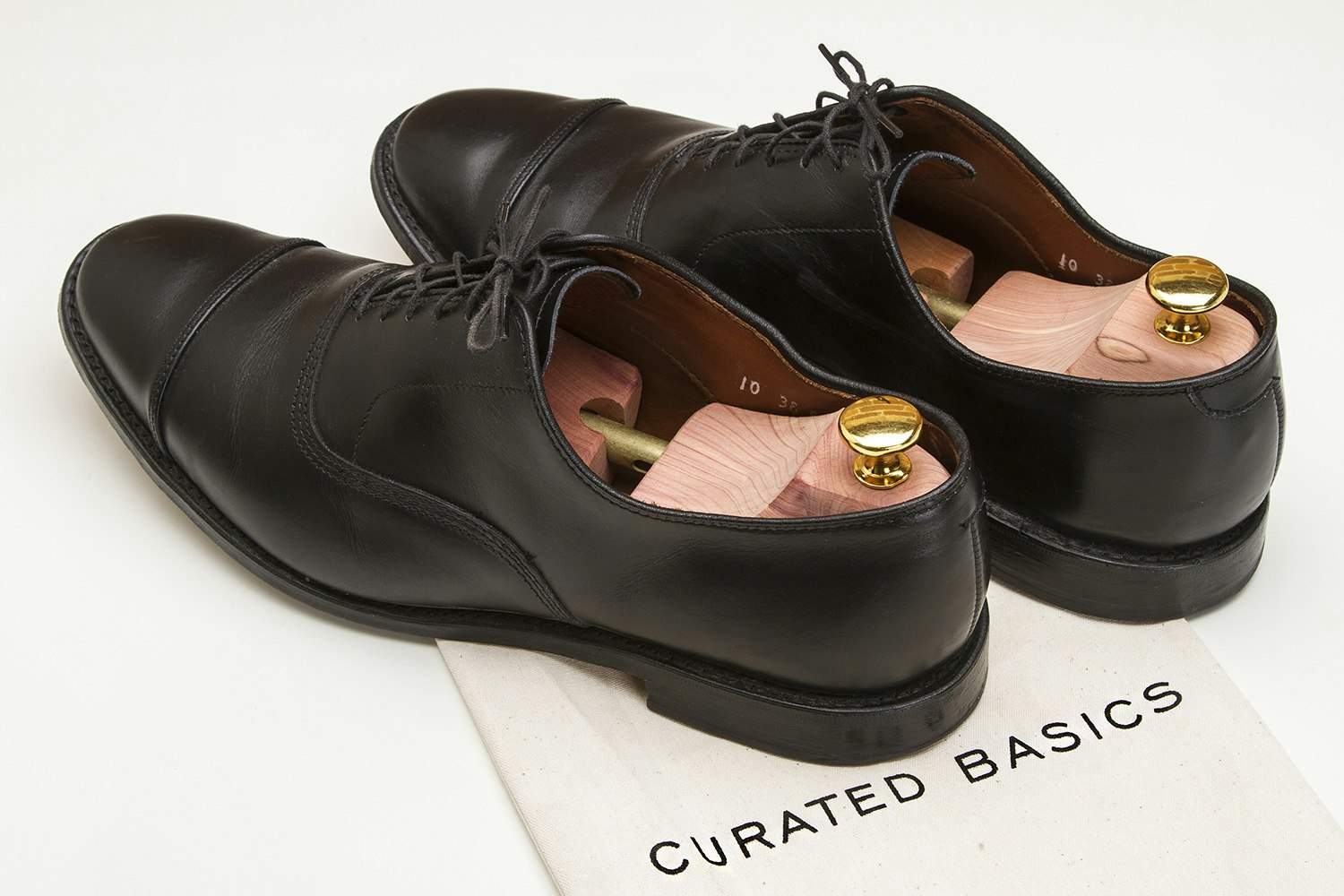 earth cedarwood sneaker