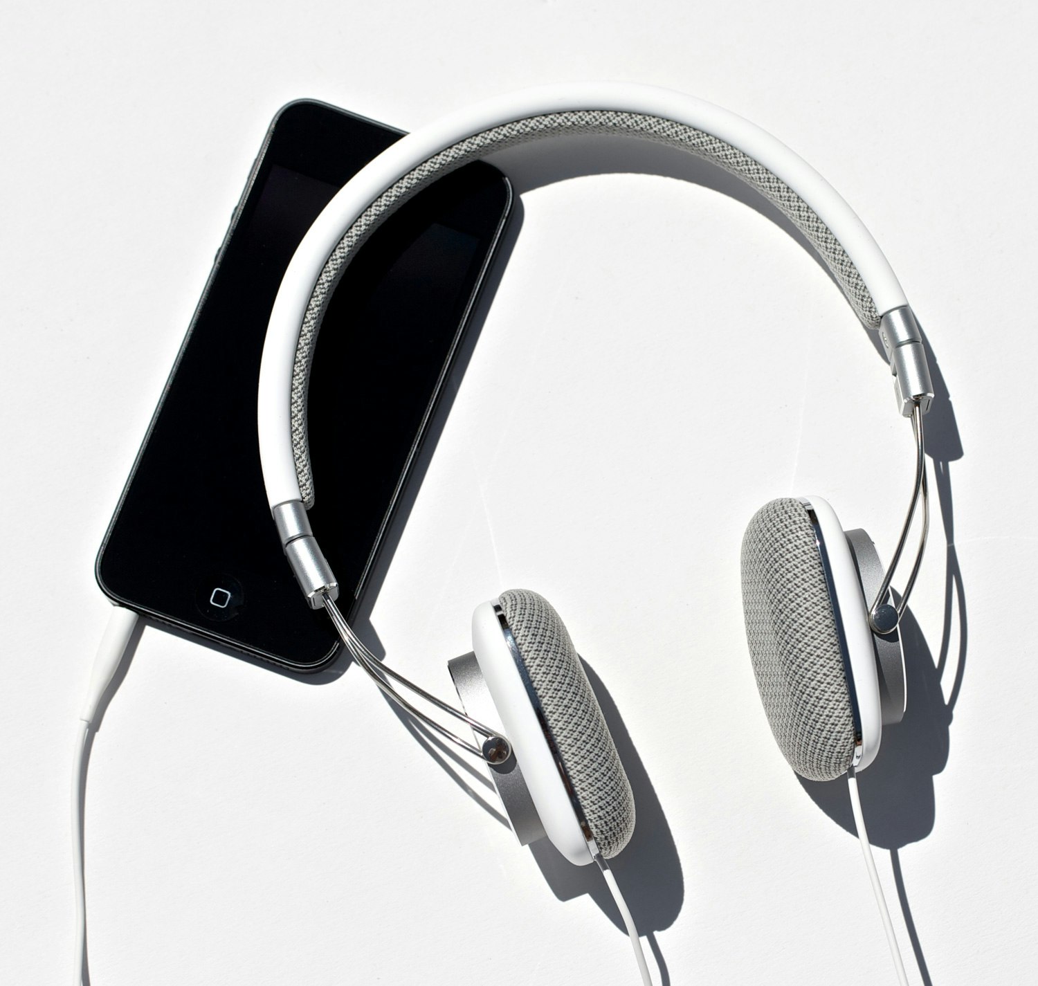 B&W P3 Portable Headphones Audiophile Drop