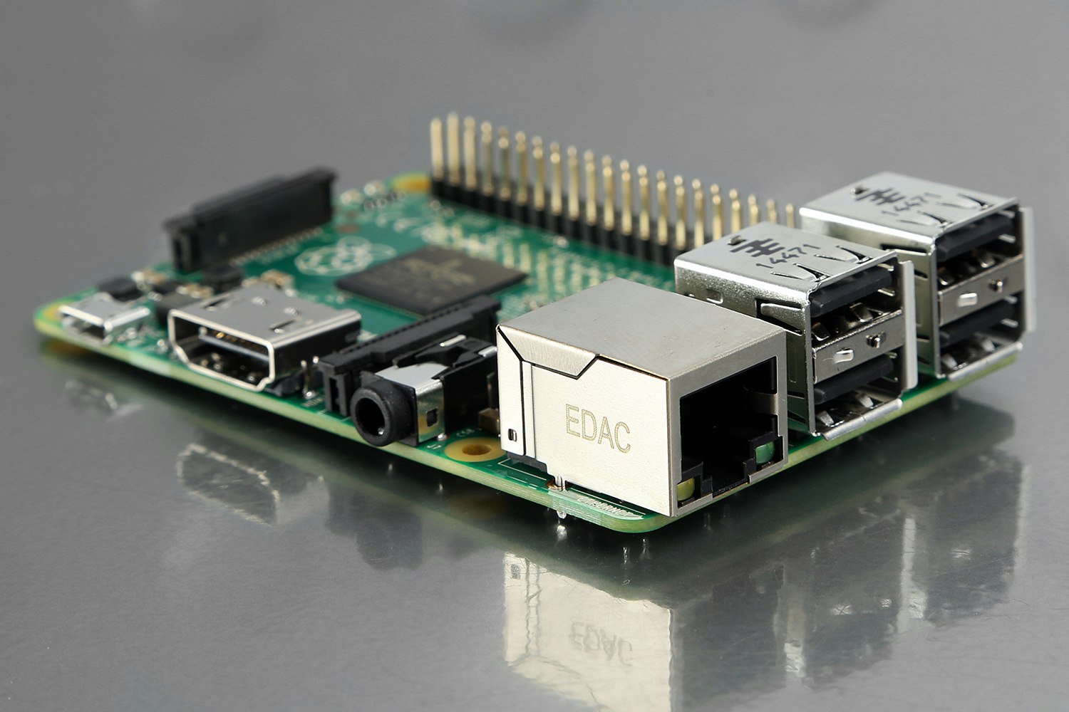 Raspberry Pi 2 B 1Gb Ram w/Media Kit