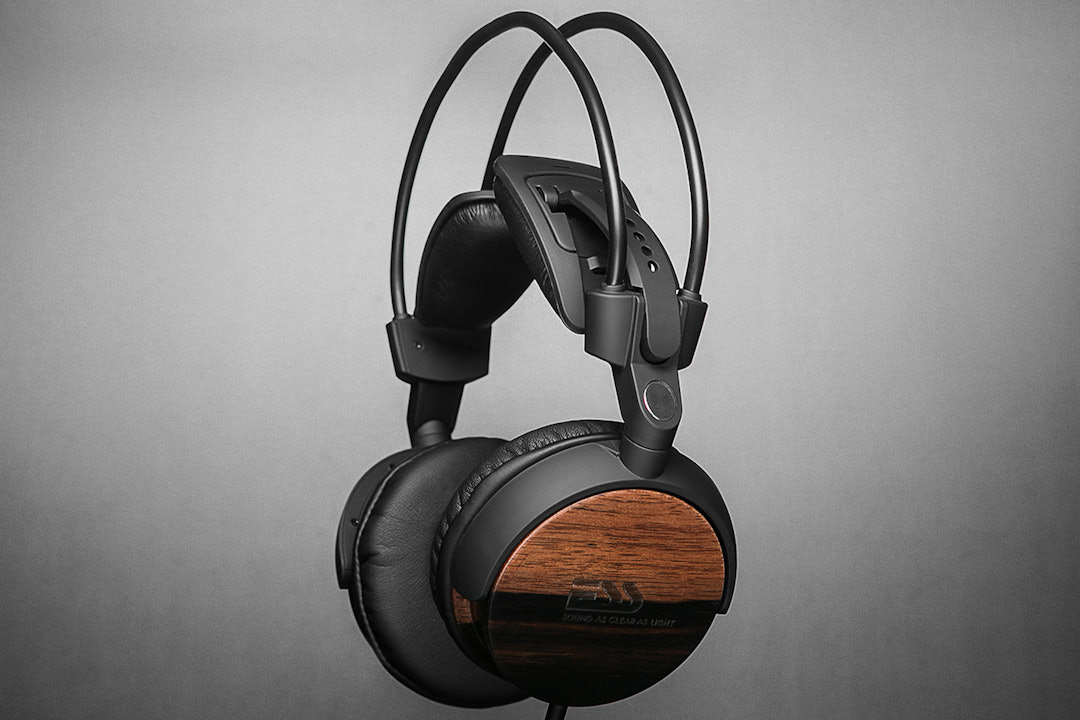 ESS-RLM-713 On Ear Headphones