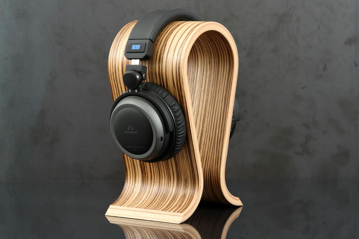 Sieveking Omega Headphone Stand Audiophile Headphone Stands Drop