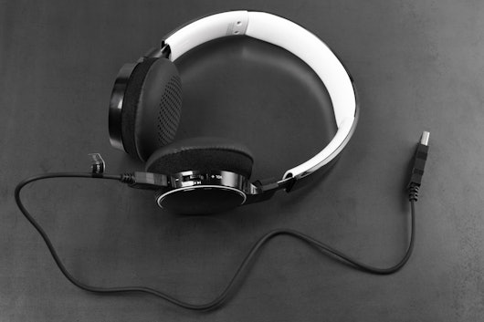 Philips SHB9100 Bluetooth Headphones