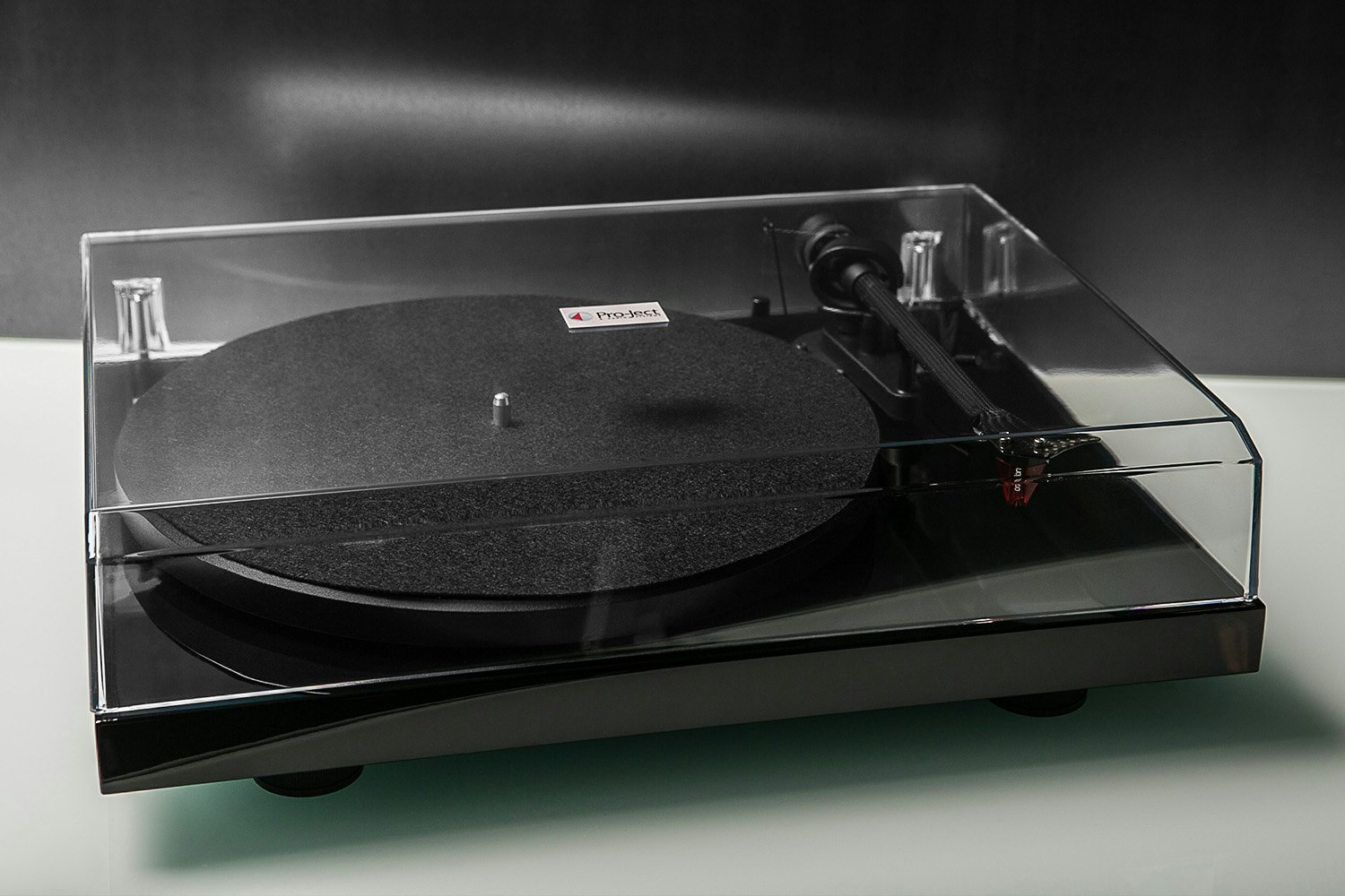 Pro-Ject Debut Carbon