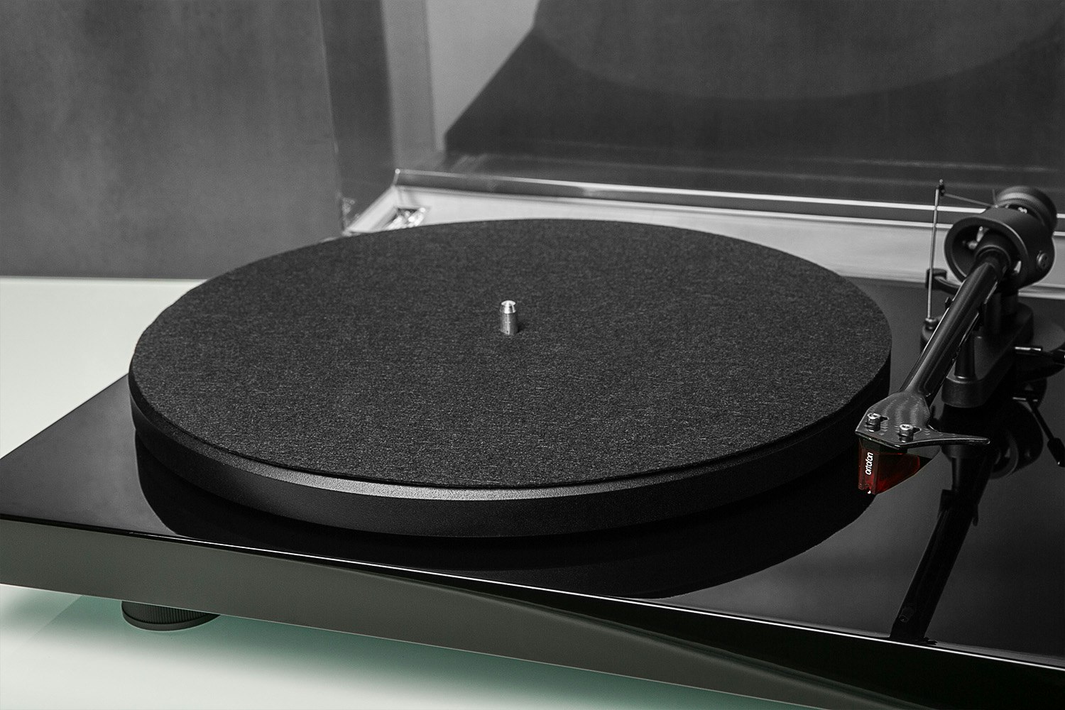 Pro-Ject Debut Carbon
