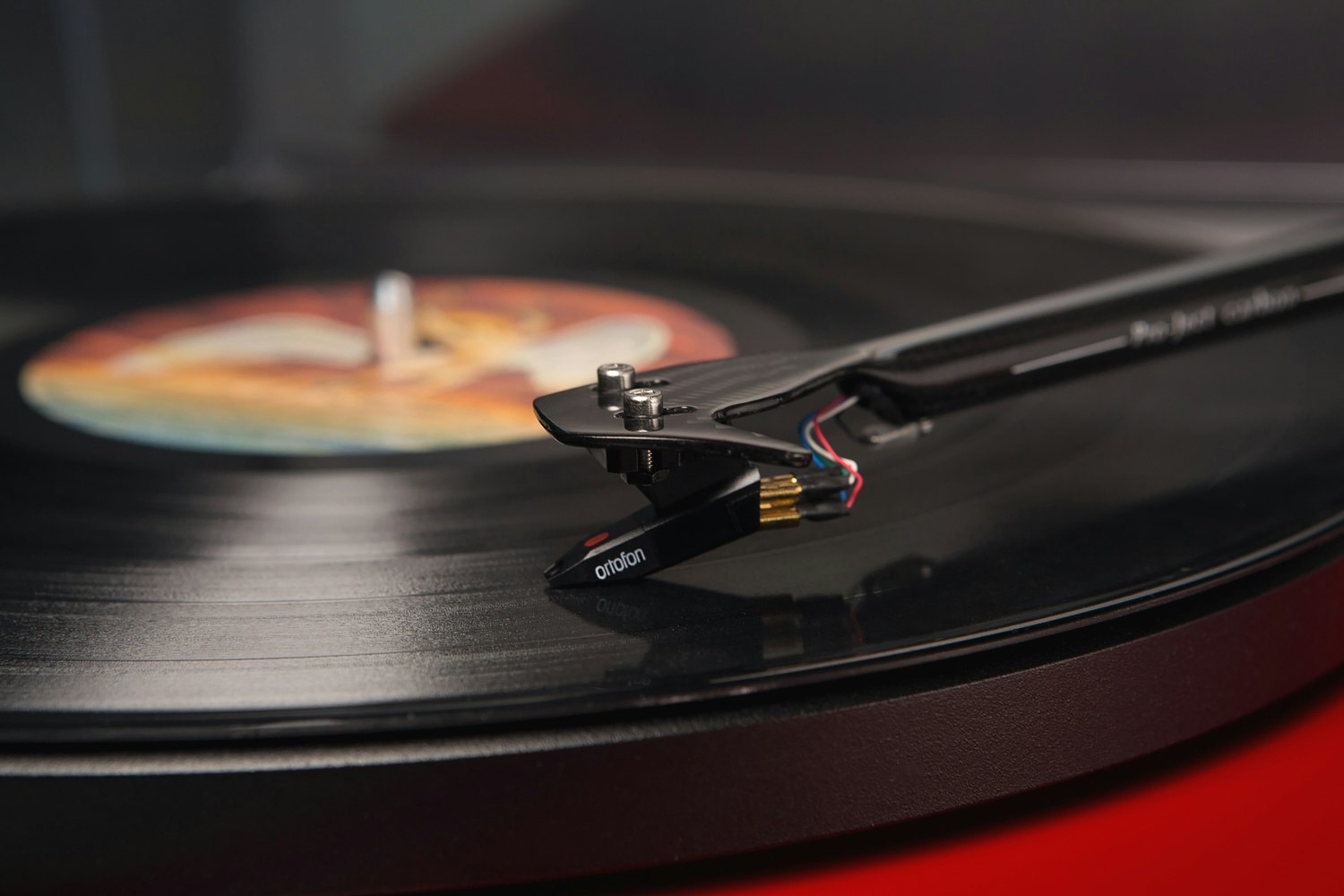 Pro-Ject Debut Carbon DC Ortofon OM10 Cartridge