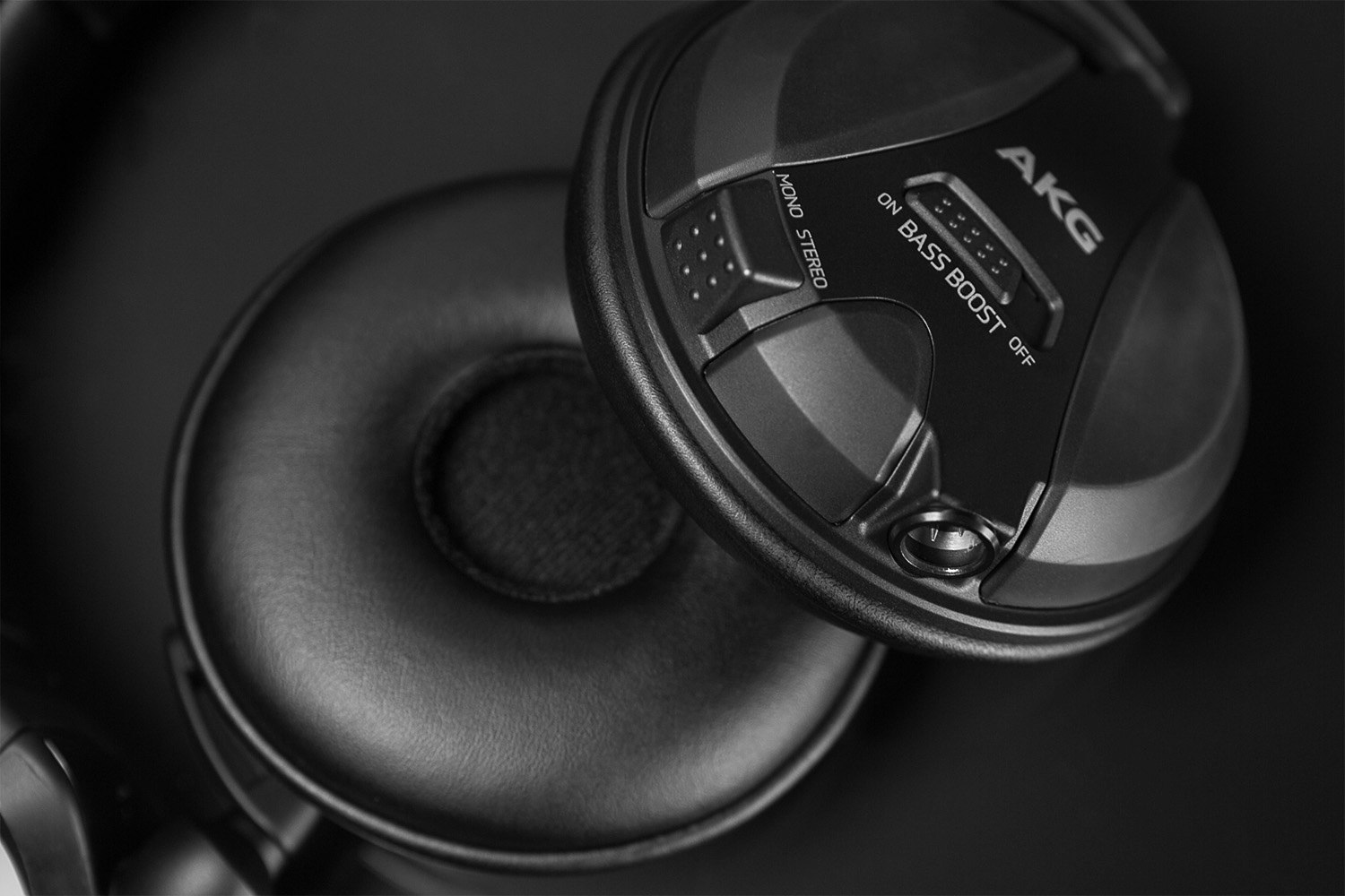 AKG K181 DJ UE Reference Headphones – Flash Sale