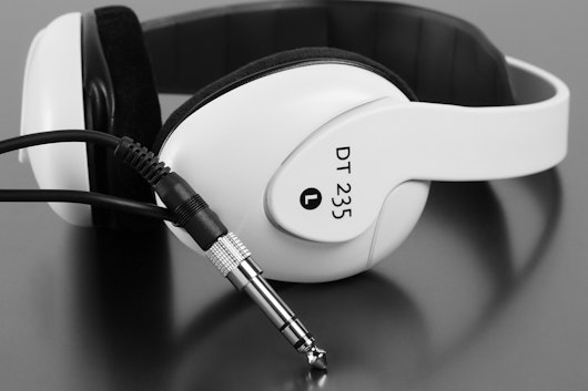 Beyerdynamic DT 235 Headphone