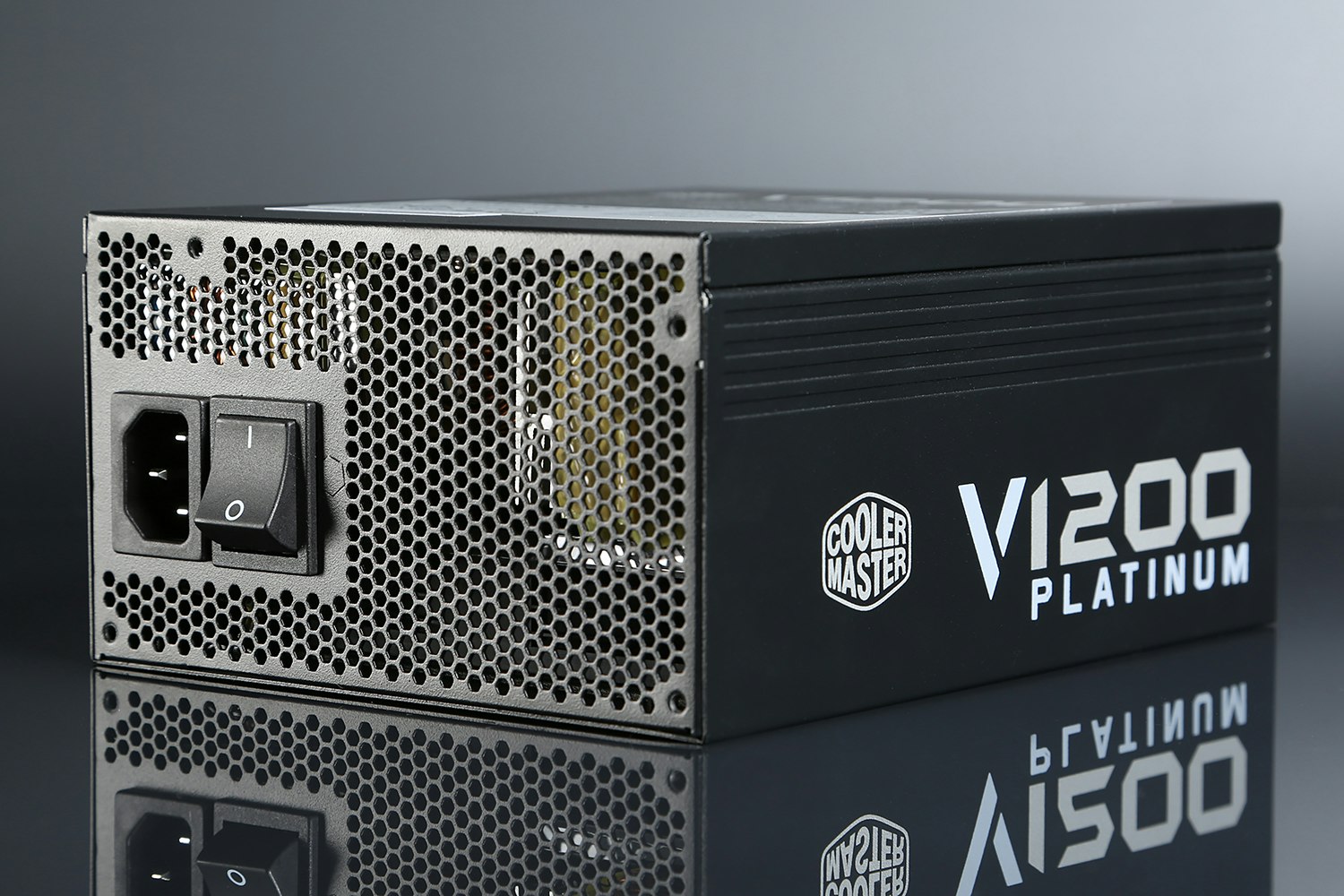 Cooler Master V1200 Platinum | Drop