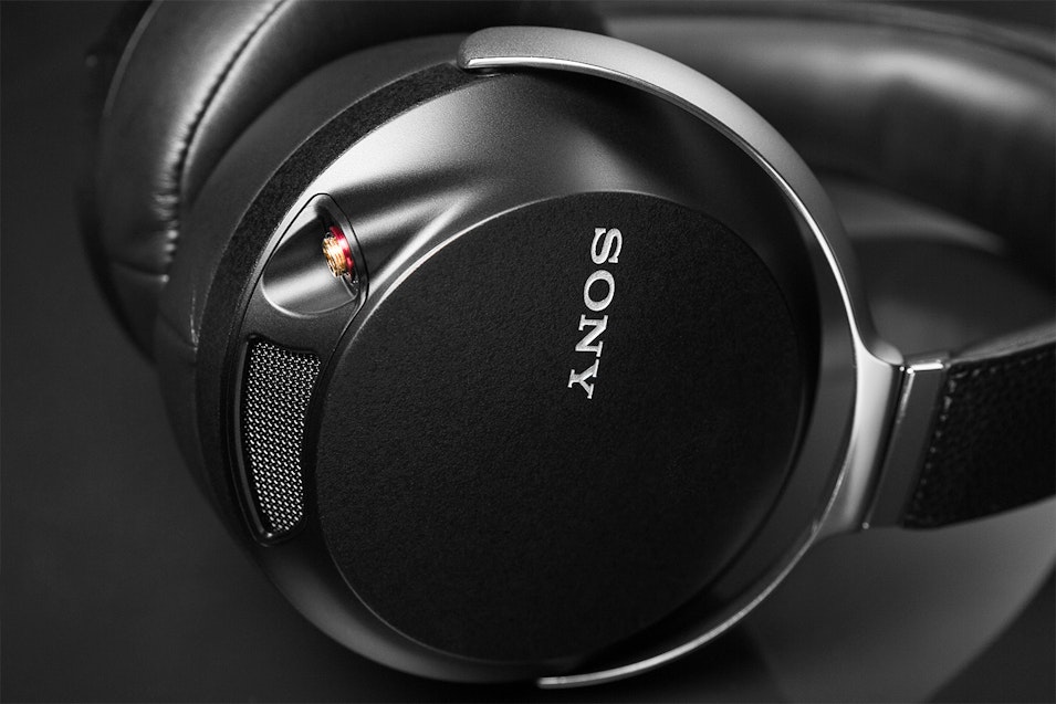 Sony MDR-Z7 Hi-Res Stereo Headphones | Price & Reviews | Massdrop