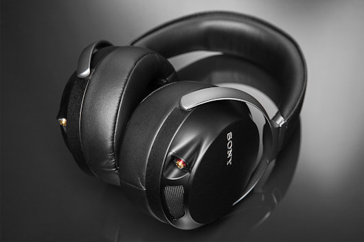 Sony MDR-Z7 Hi-Res Stereo Headphones