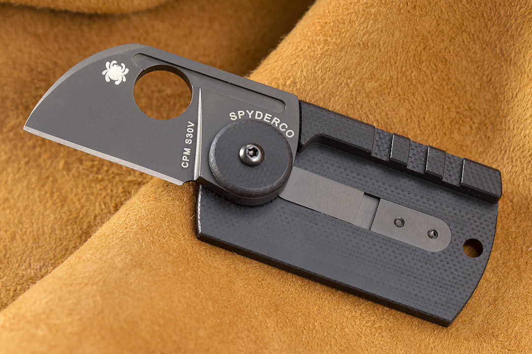Spyderco Carbon Fiber Dog Tag Folder