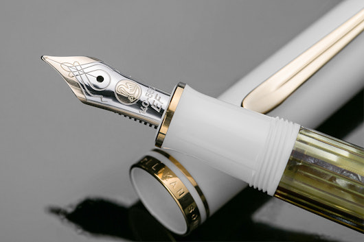 Pelikan Souveran M400 White Tortoise Fountain Pen