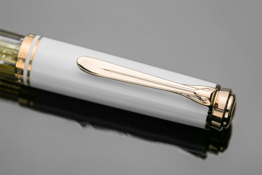 Pelikan Souveran M400 White Tortoise Fountain Pen