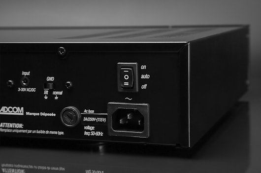Adcom GFA-6002 Stereo Power Amplifier