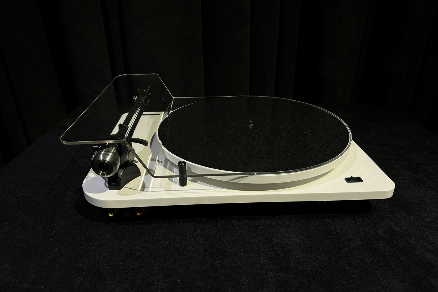 Auris Audio MYSTiK Turntable