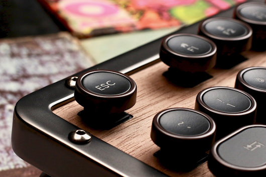 Azio Retro Classic Mechanical Keyboard