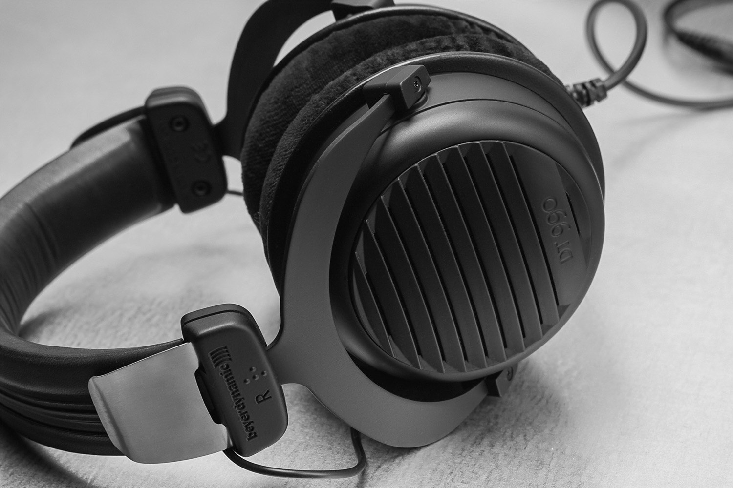 Beyerdynamic DT990 All Black Everything