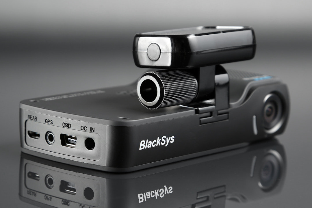 BlackSys CH100B 2CH Dash Camera w/ 32GB SD Card