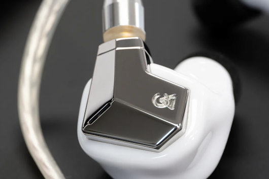 Campfire Audio Supermoon Multiverse III Achromatic Series IEM