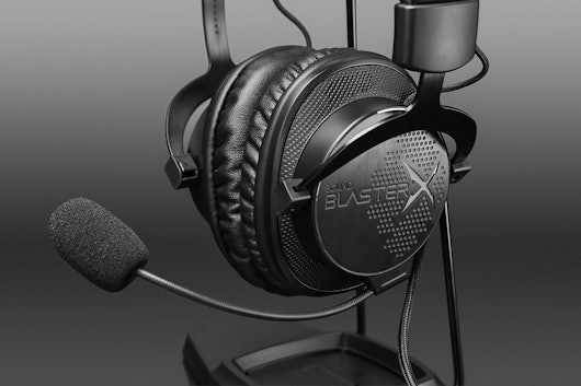 Creative H7 BlasterX Headset w/Stand