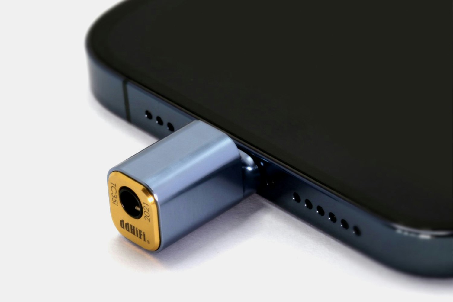 ddHiFi TC35i Lightning 3.5mm Adapter Audiophile Headphone Mods Drop