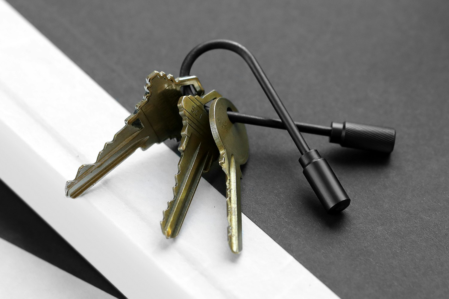 Drop + Craighill Helix Ti Keyring