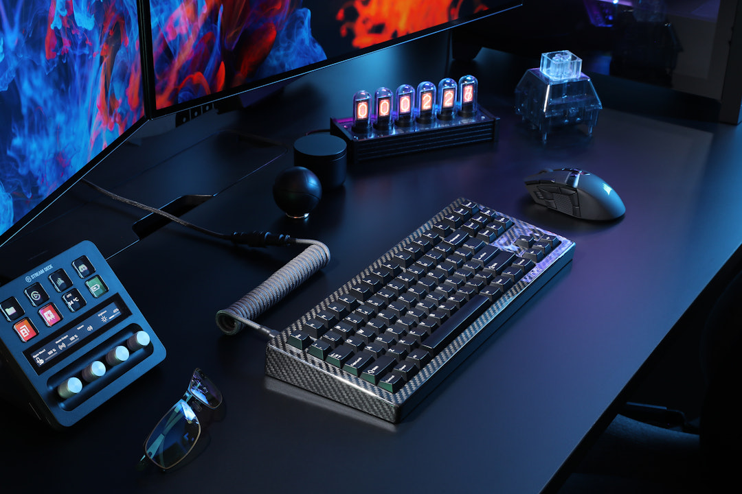 Drop CSTM80 Carbon Fiber Decorative Case