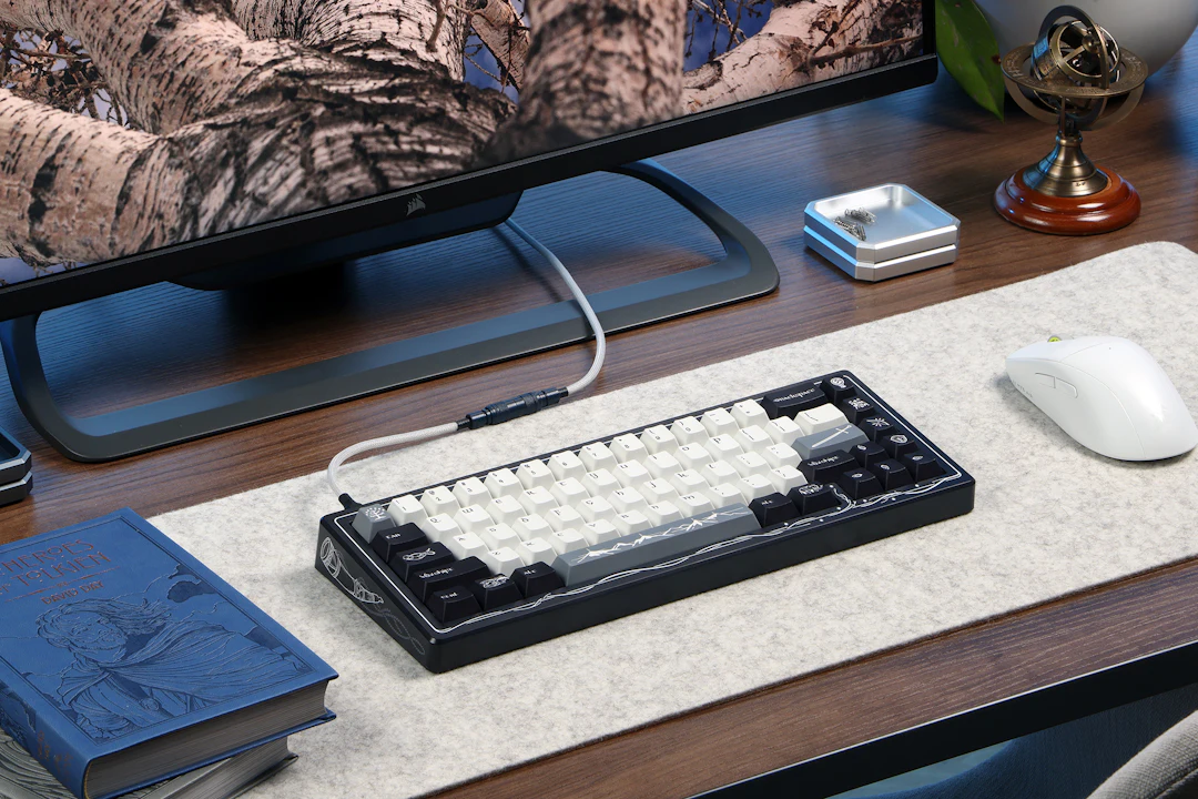 Drop + The Lord of the Rings™ Gondor™ CSTM65 Keyboard